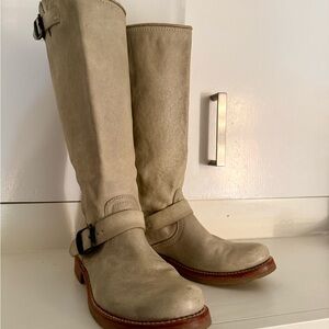 SOLD 🚫Women's Frye Veronica Slouch Cream Leather Boots NWOT sz 8.5